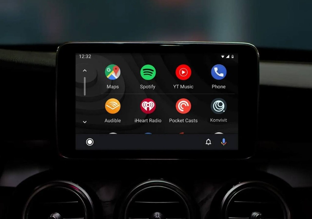 Pantalla de auto con Android Auto integrada